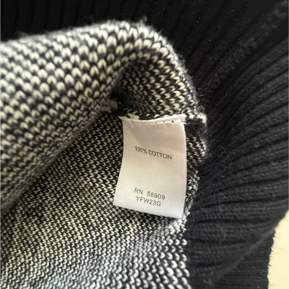 Class Club Men’s Black & White Patterned Sweater. Size 18/20